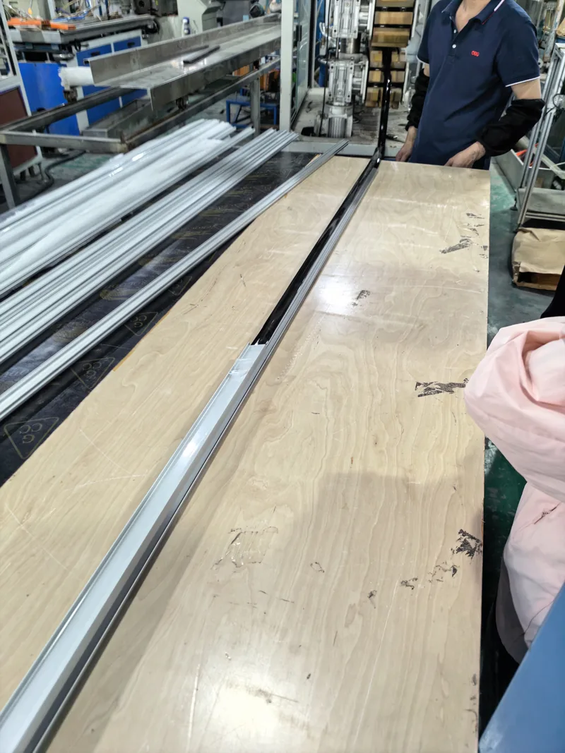 Cutting and inspection of profiles